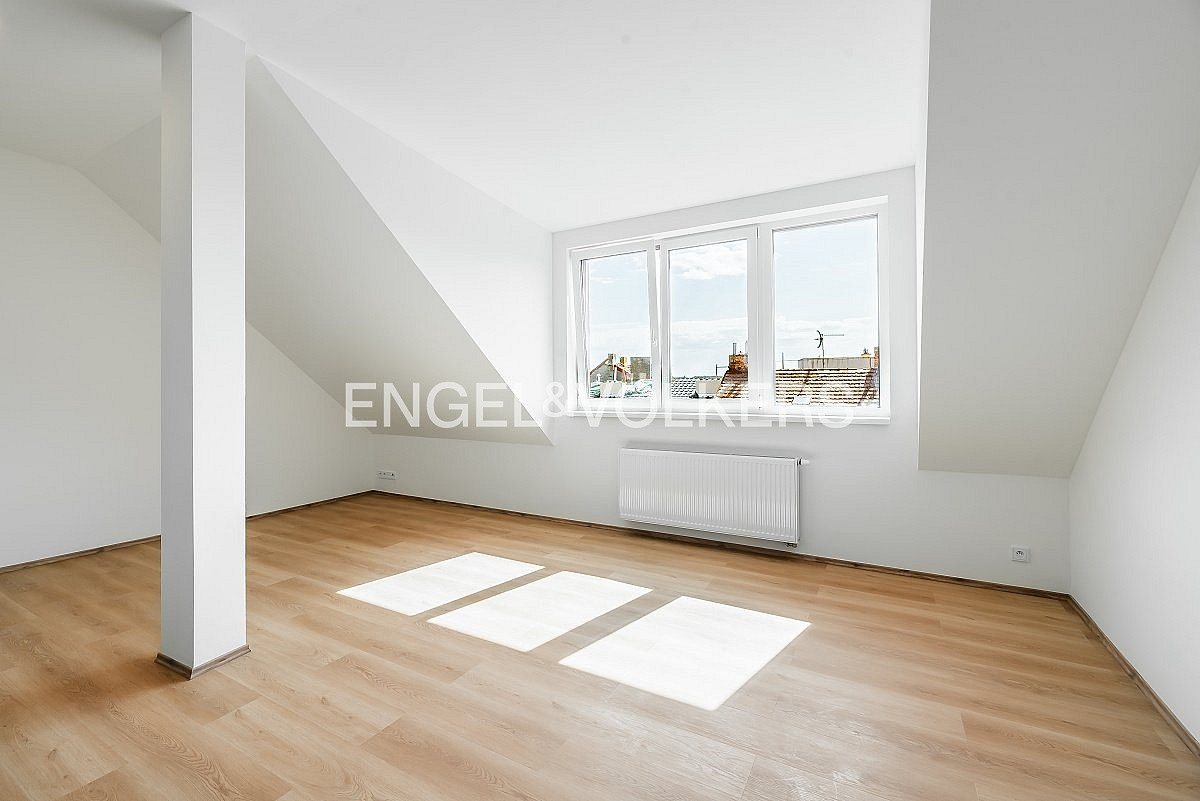 Pronájem bytu 2+kk 65 m²