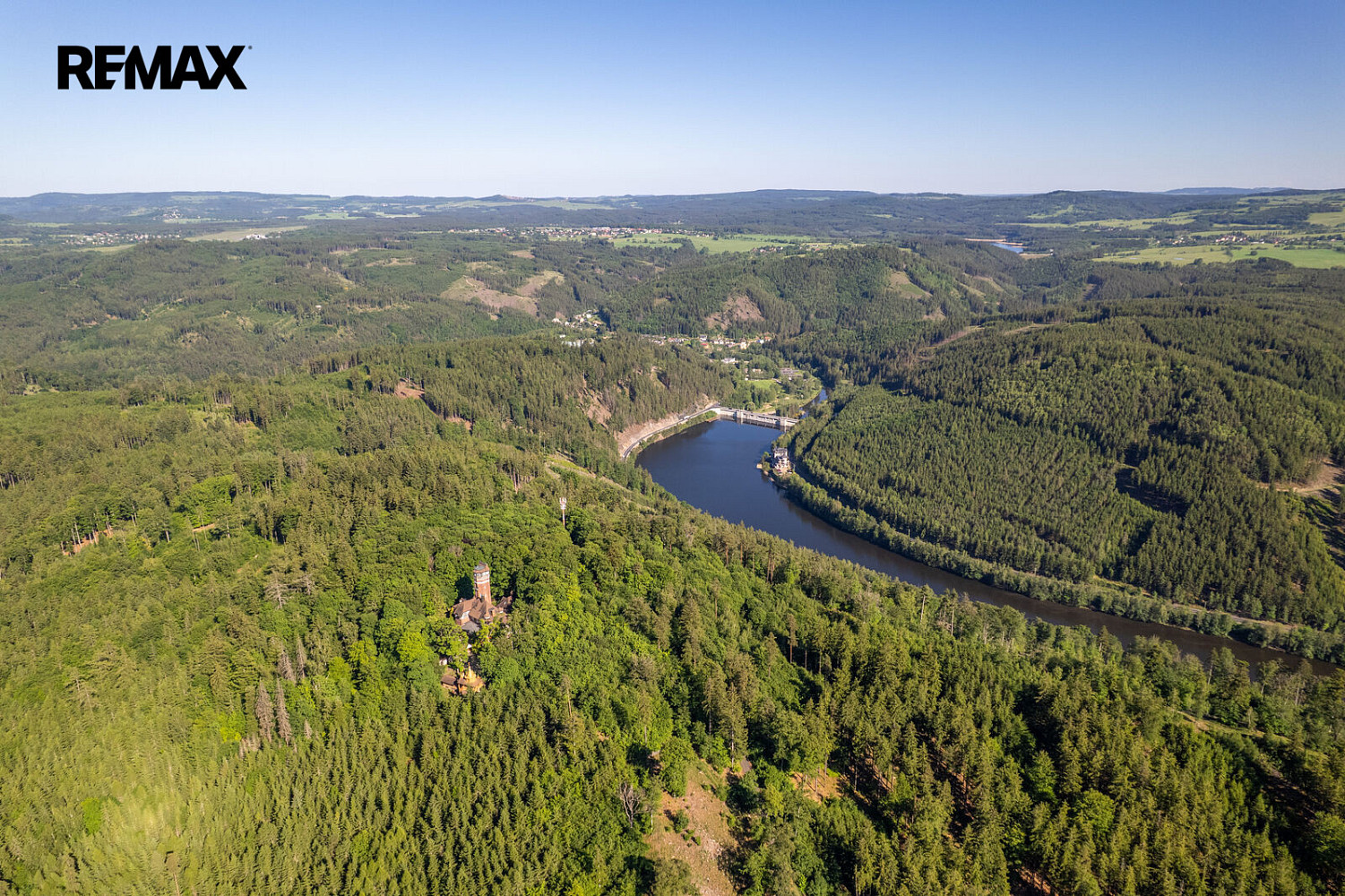 Prodej ubytovacího objektu 1 500 m² – fotografie 3