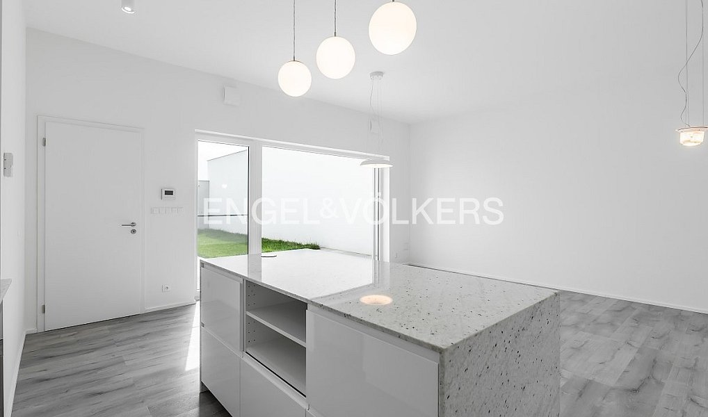 Pronájem domu 111 m² s pozemkem 264 m², Praha – náhled fotky 2