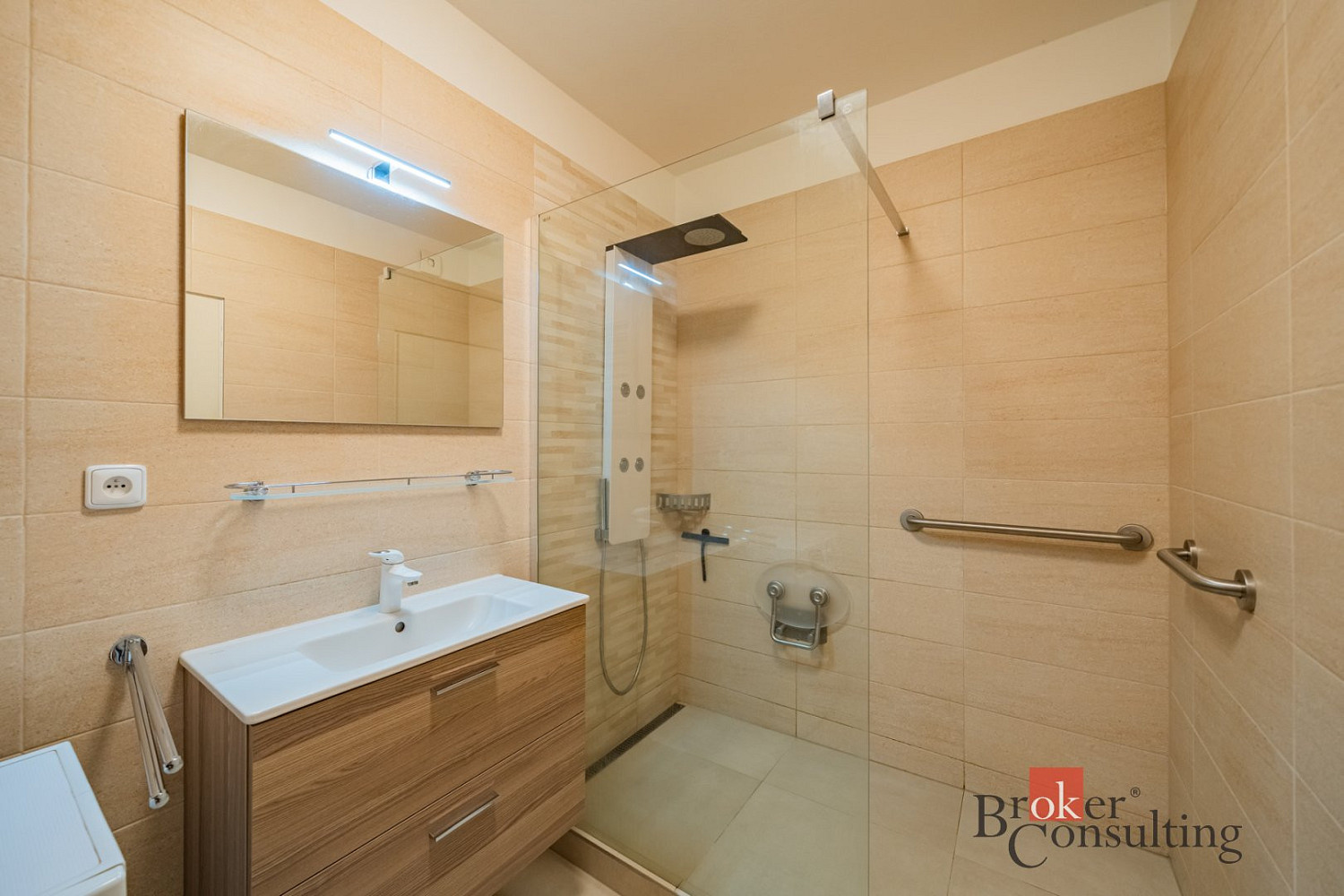 Prodej bytu 2+1 71 m² – fotografie 3