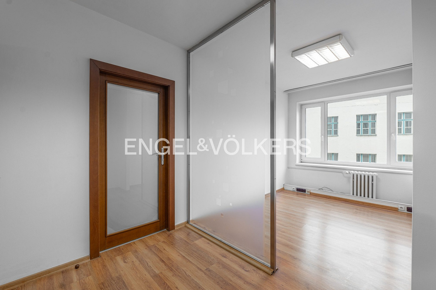 Pronájem kanceláře 40 m² – fotografie 2