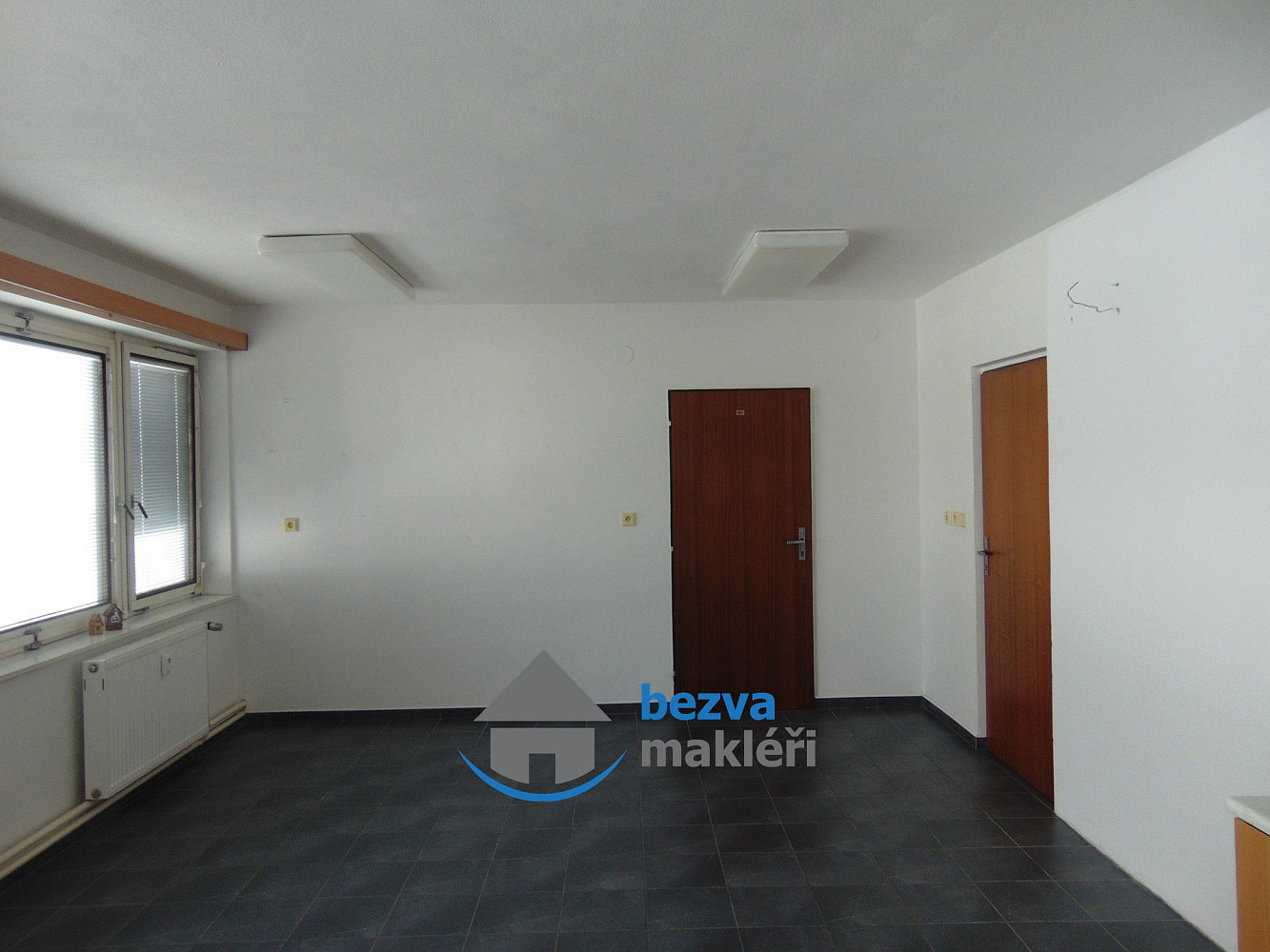 Pronájem kanceláře 60 m² – fotografie 3