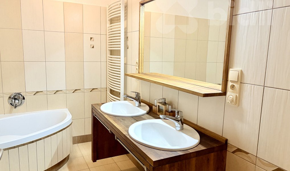 Pronájem bytu 4+1 100 m², Černošice – náhled fotky 15
