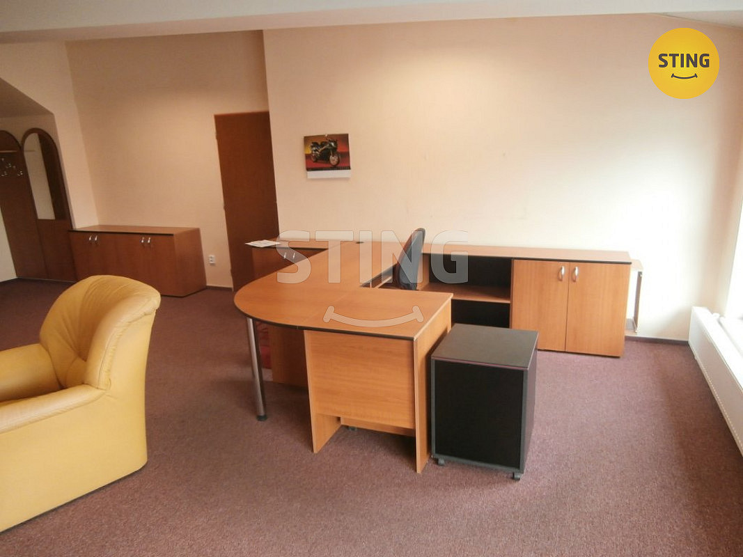 Pronájem kanceláře 412 m² – fotografie 2