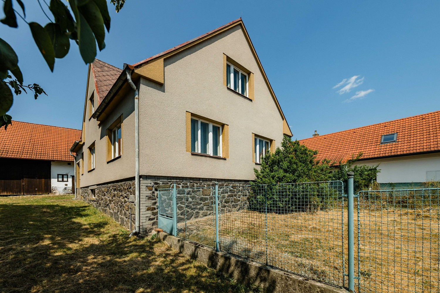 Prodej domu 91 m² s pozemkem 1 043 m² — photo 2