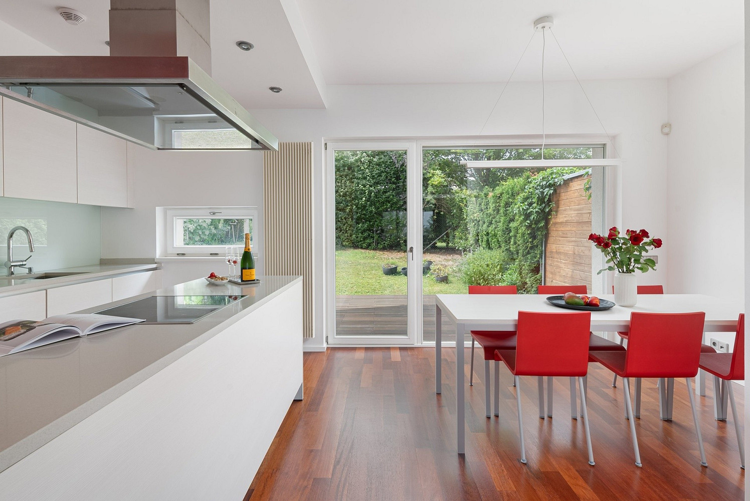 Pronájem domu 260 m² s pozemkem 390 m²