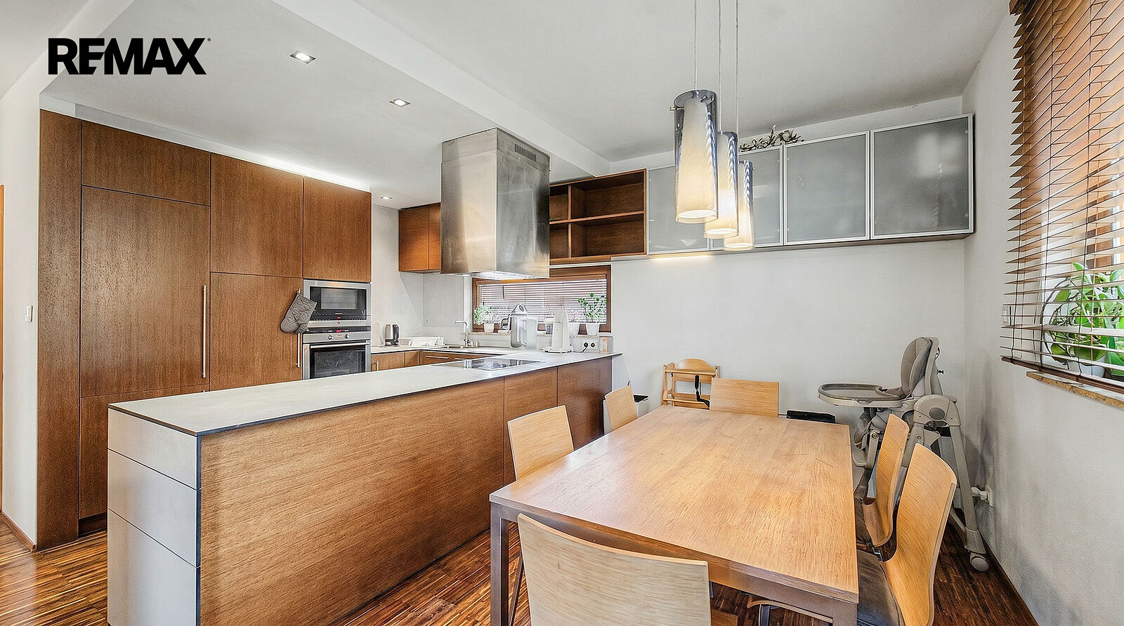 Prodej domu 181 m² s pozemkem 731 m² – fotografie 2
