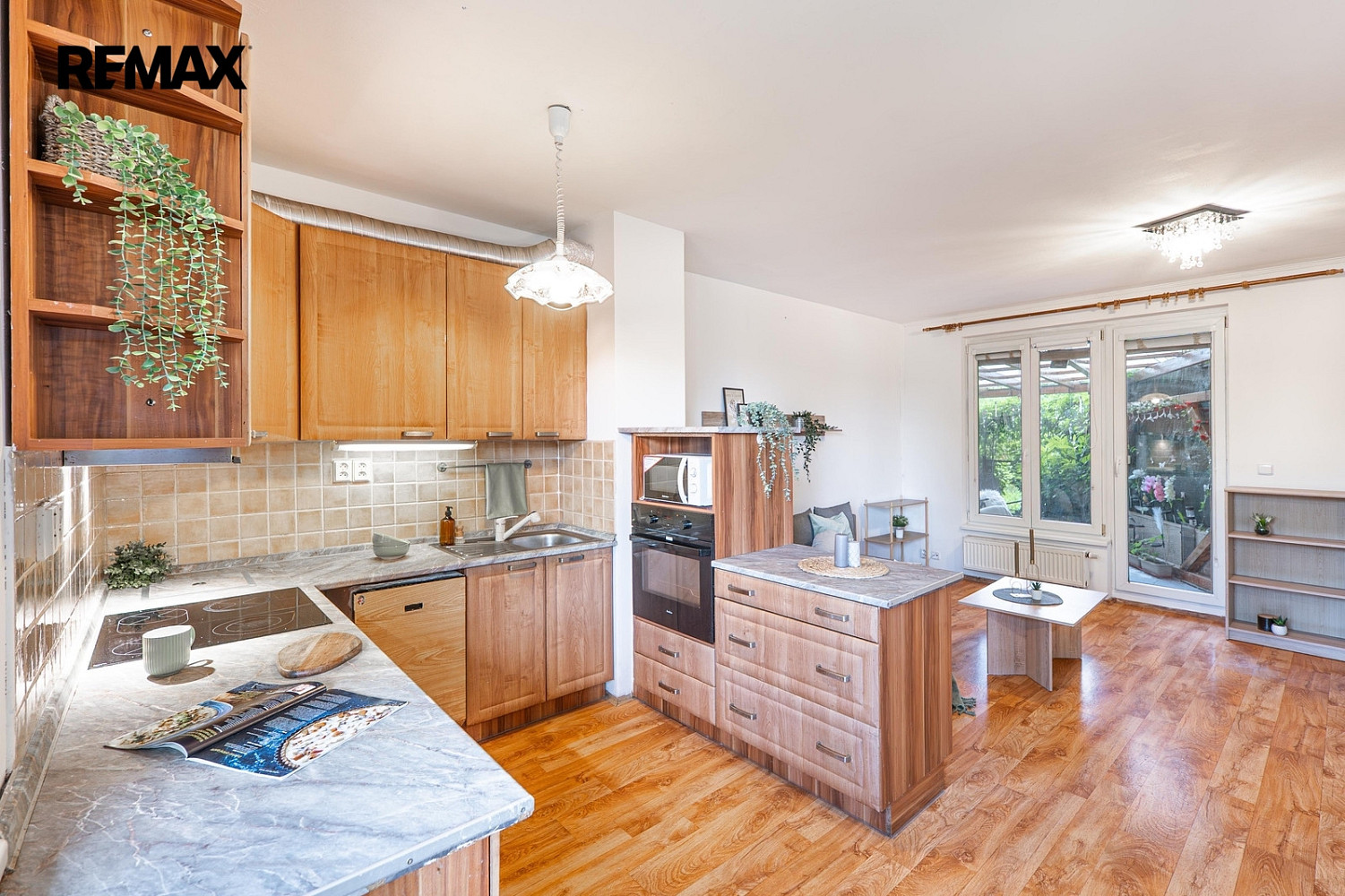 Prodej bytu 3+kk 72 m² – pohled 2