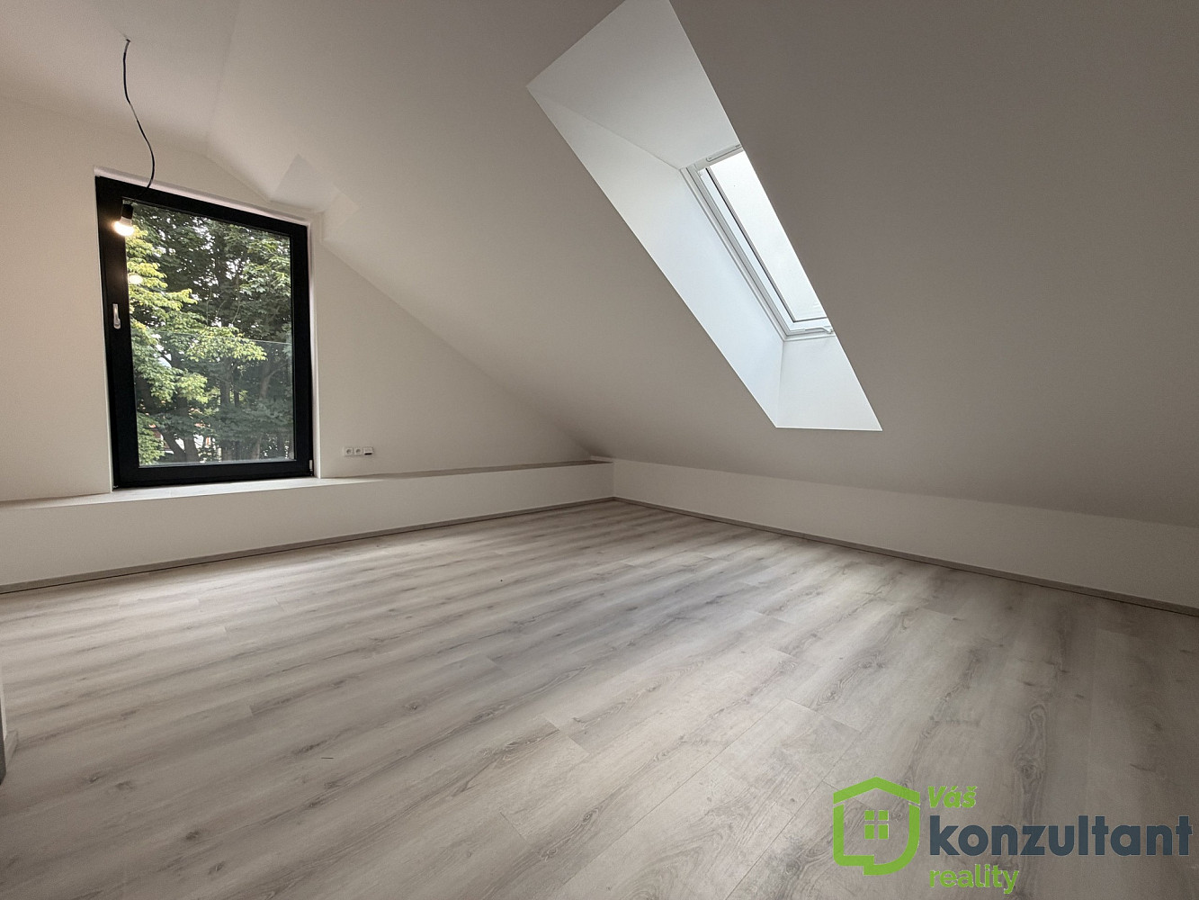 Pronájem bytu 2+kk 85 m² – fotografie 2