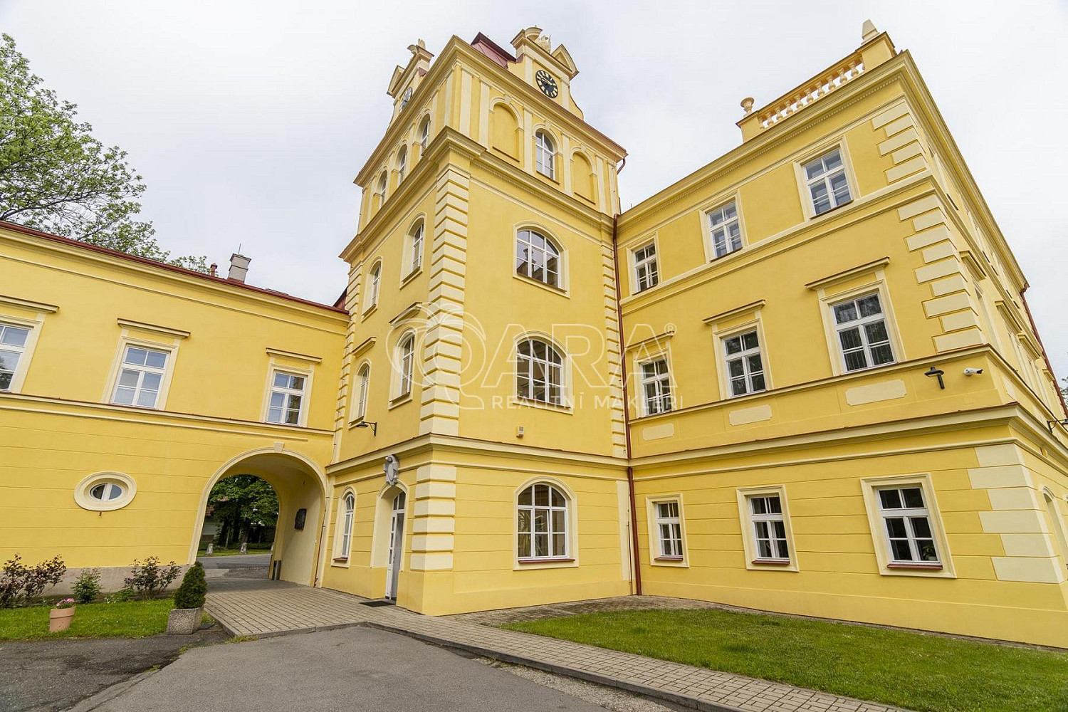 Pronájem kanceláře 168 m²