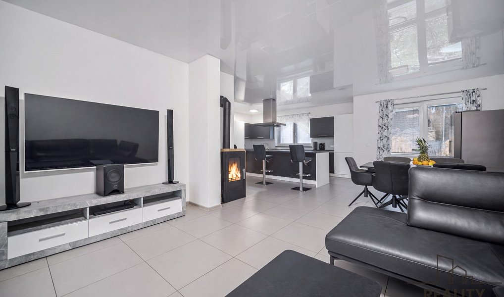 Prodej domu 200 m² s pozemkem 1 061 m², Choltice – náhled fotky 15