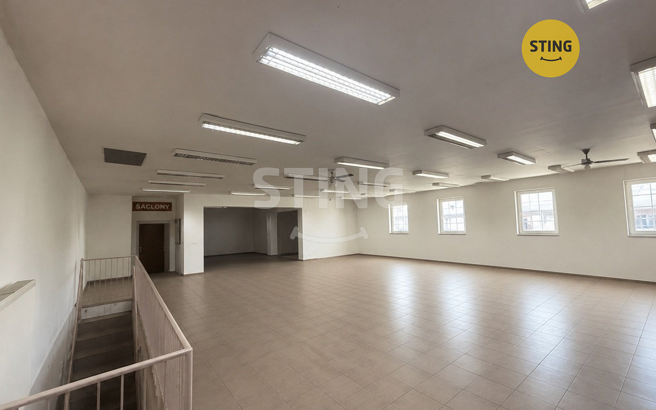 Pronájem obchodních prostor 150 m²
