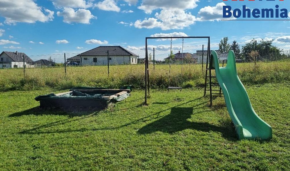 Prodej stavebního pozemku 1 369 m², Dobrovice – náhled fotky 7