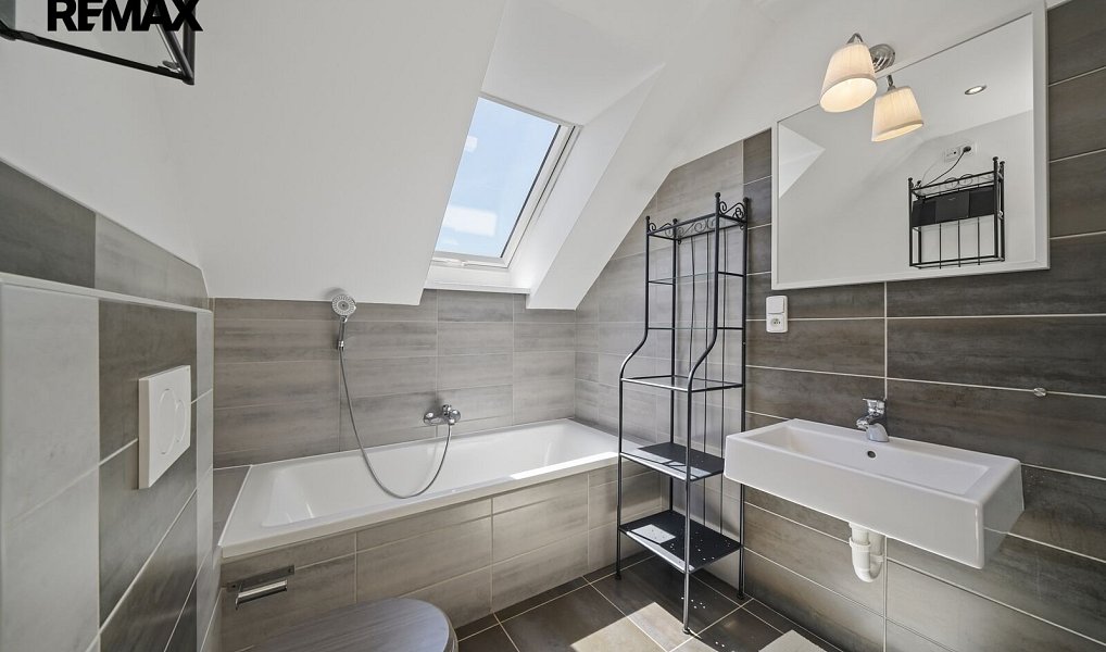 Prodej domu 176 m² s pozemkem 1 000 m², Kupařovice – náhled fotky 31