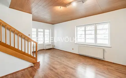 Pronájem domu 214 m² s pozemkem 292 m², Severozápadní II, Praha 4 - Záběhlice