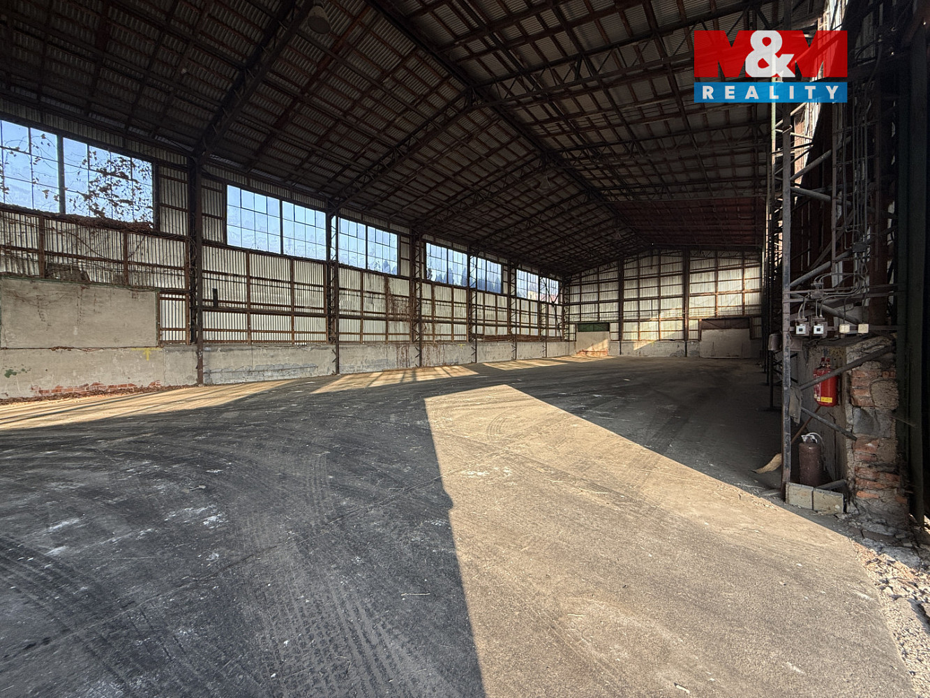 Prodej skladovacích prostor 1 100 m² — photo 3