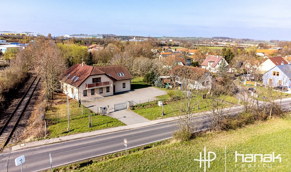 Prodej domu 259 m² s pozemkem 2 016 m², Strančice – náhled fotky 33