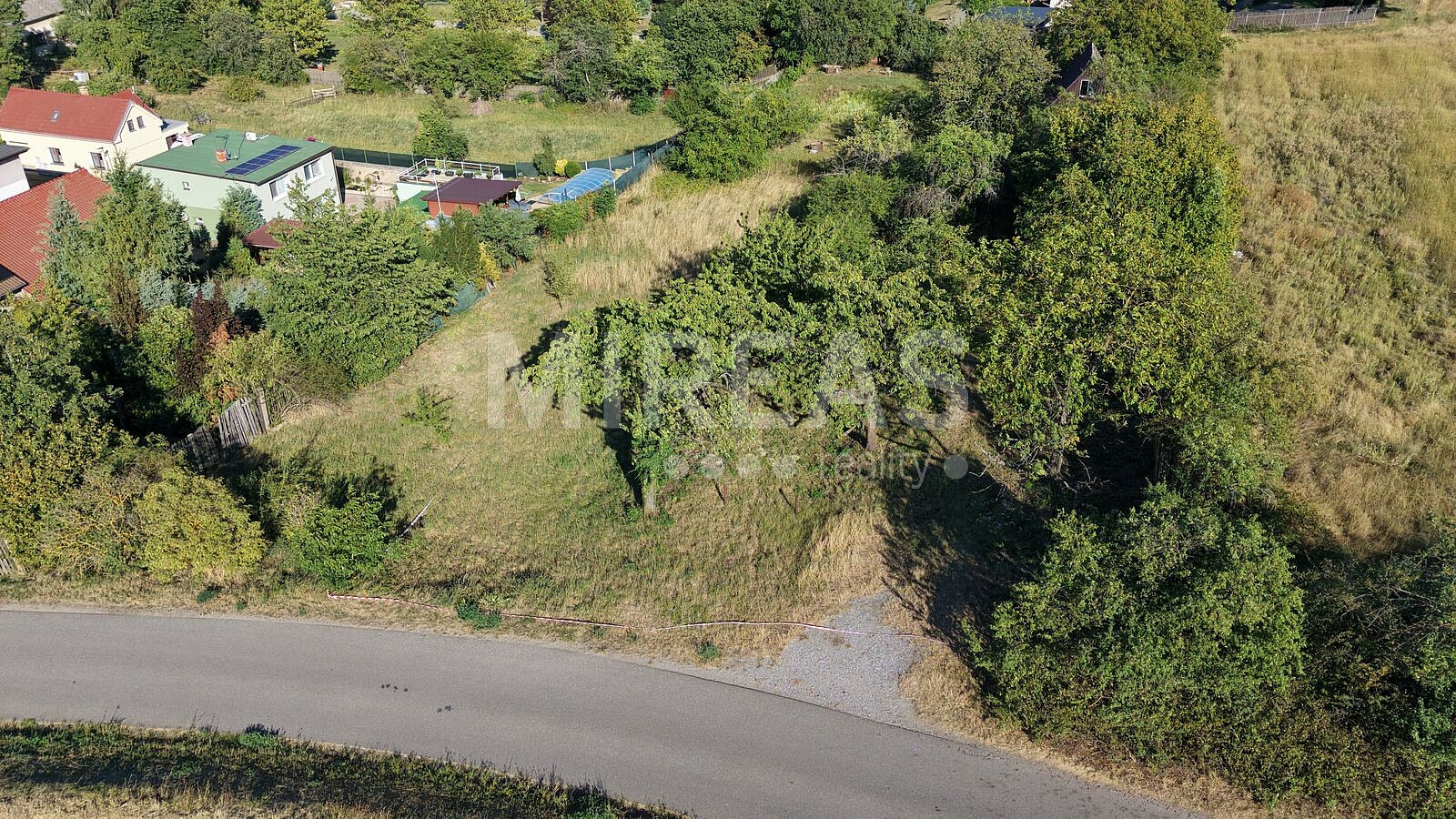 Prodej stavebního pozemku 559 m² – fotografie 2