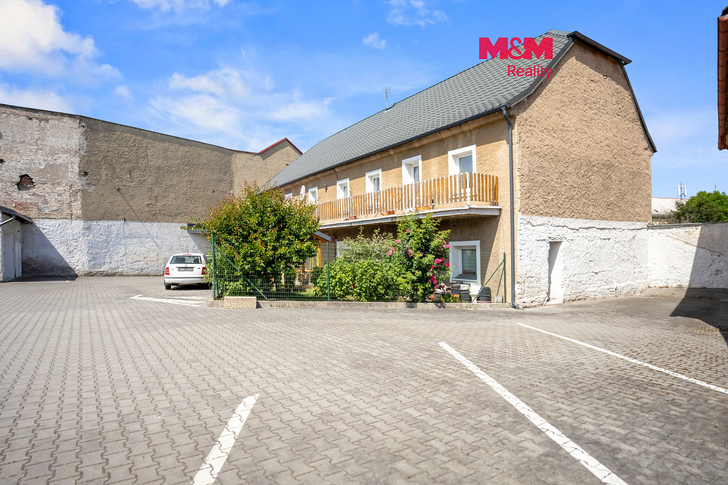Prodej domu 376 m² s pozemkem 1 174 m²
