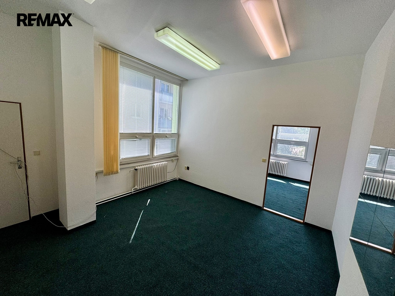 Pronájem kanceláře 33 m² – fotografie 3