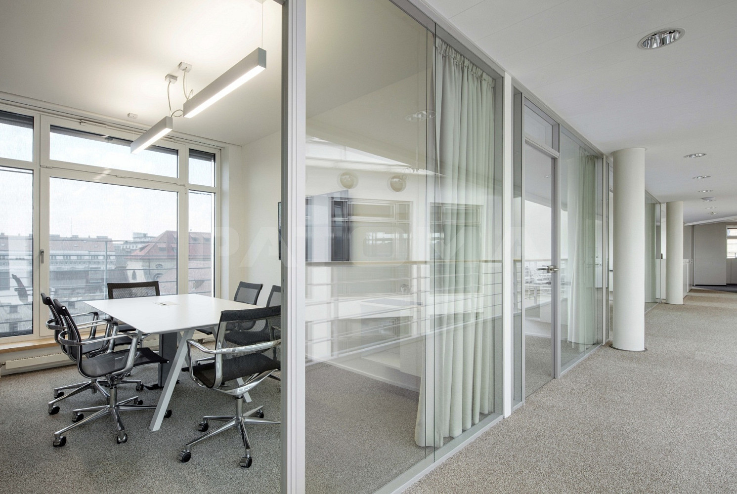 Pronájem kanceláře 175 m² – pohled 2