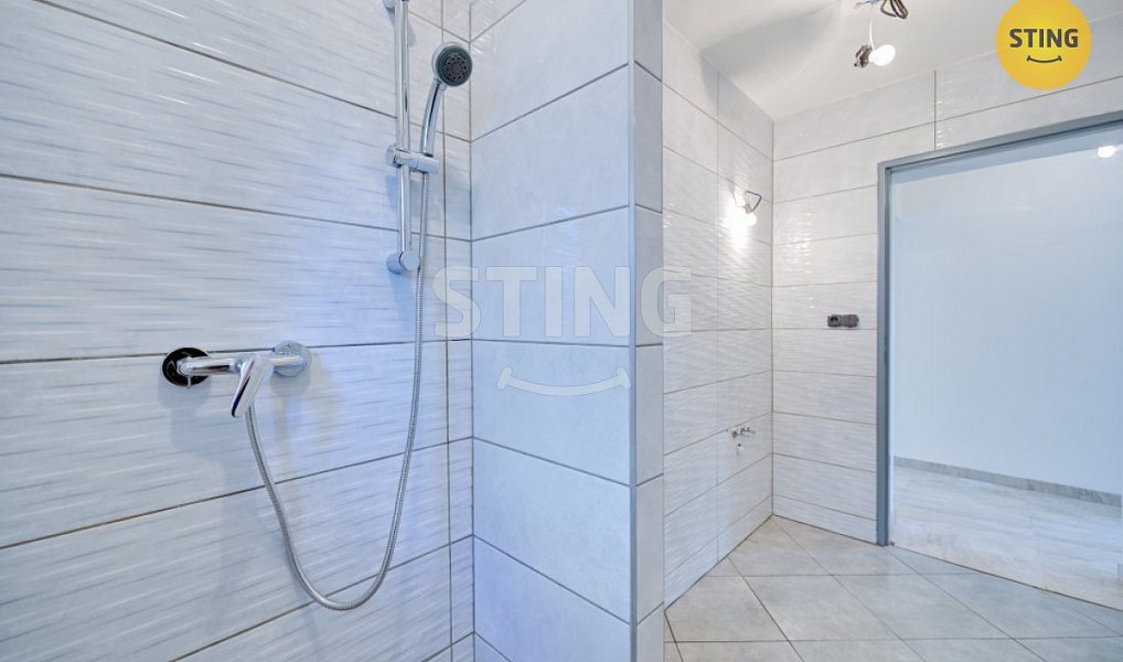 Prodej domu 270 m² s pozemkem 615 m², Strachotín – náhled fotky 19