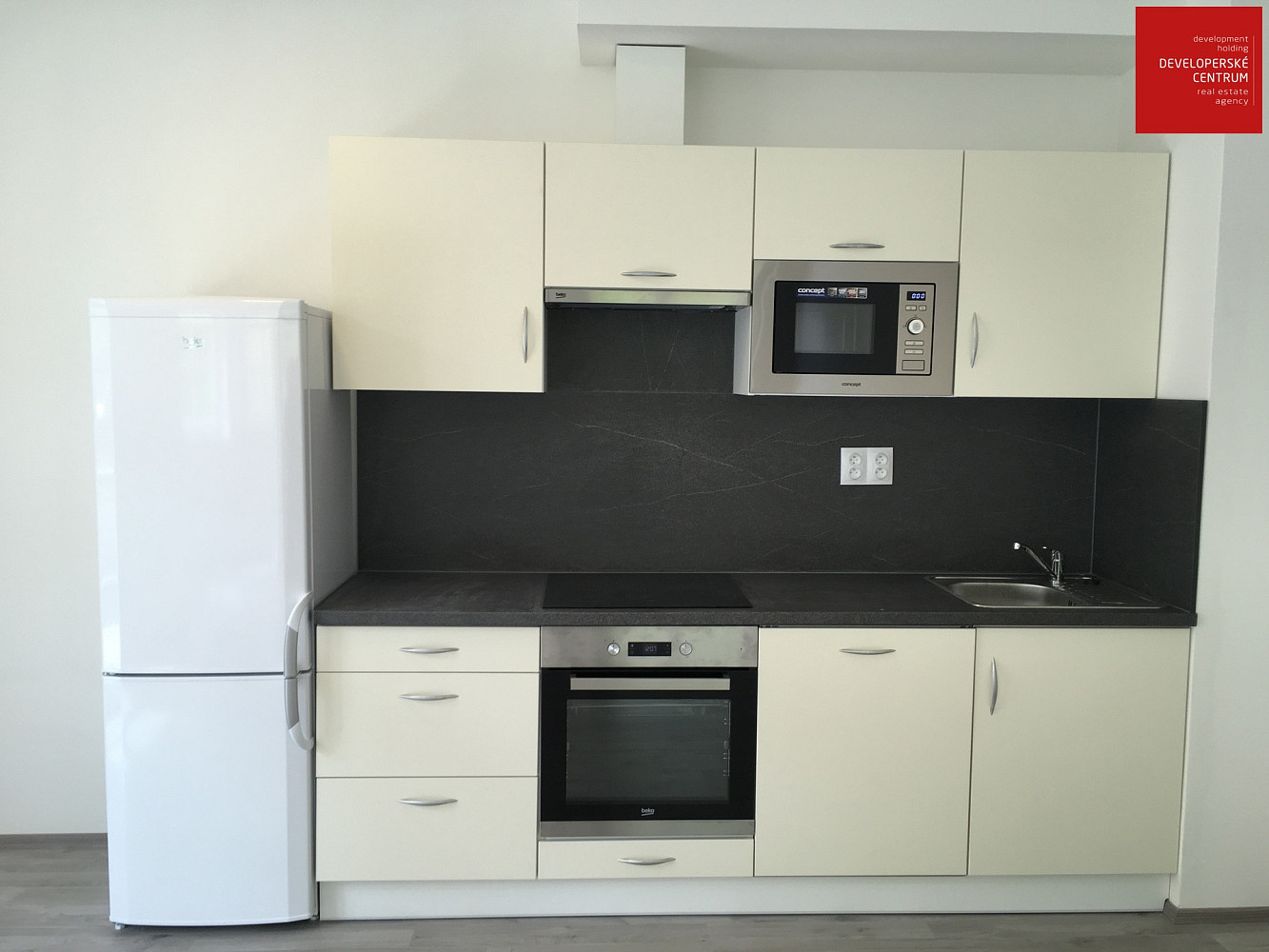 Pronájem bytu 2+kk 51 m² – fotografie 2