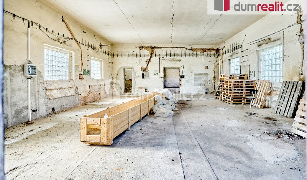 Prodej výrobních prostor 2 500 m², Štědrá – náhled fotky 24