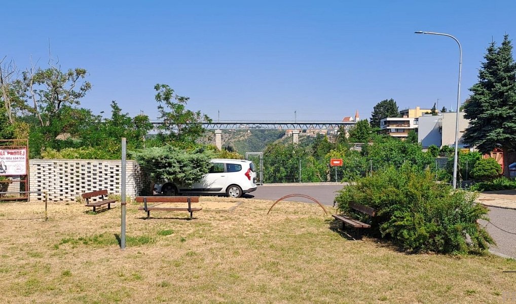 Prodej zahrady 1 116 m², Znojmo – náhled fotky 14