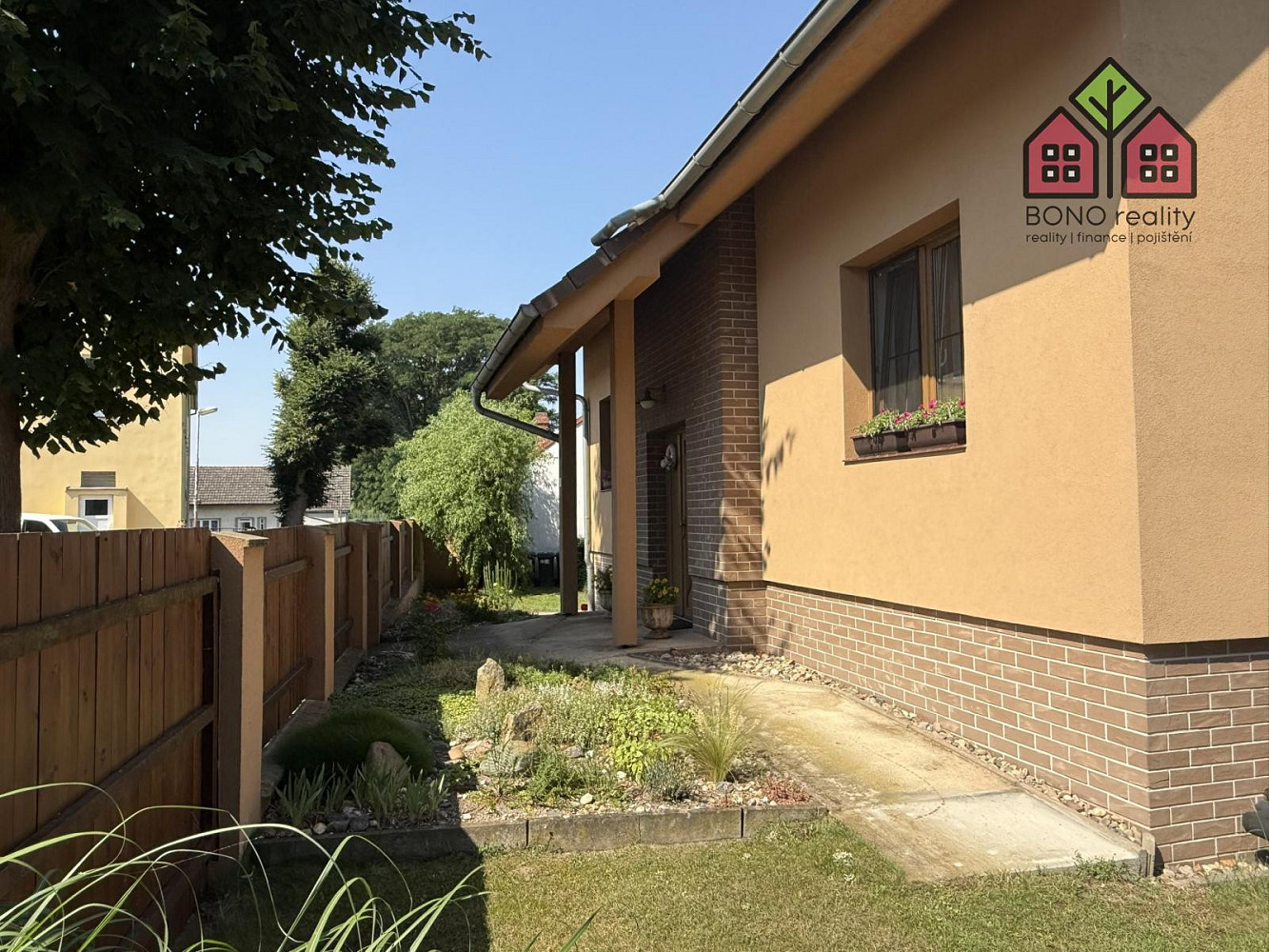 Prodej domu 230 m² s pozemkem 939 m² — photo 2
