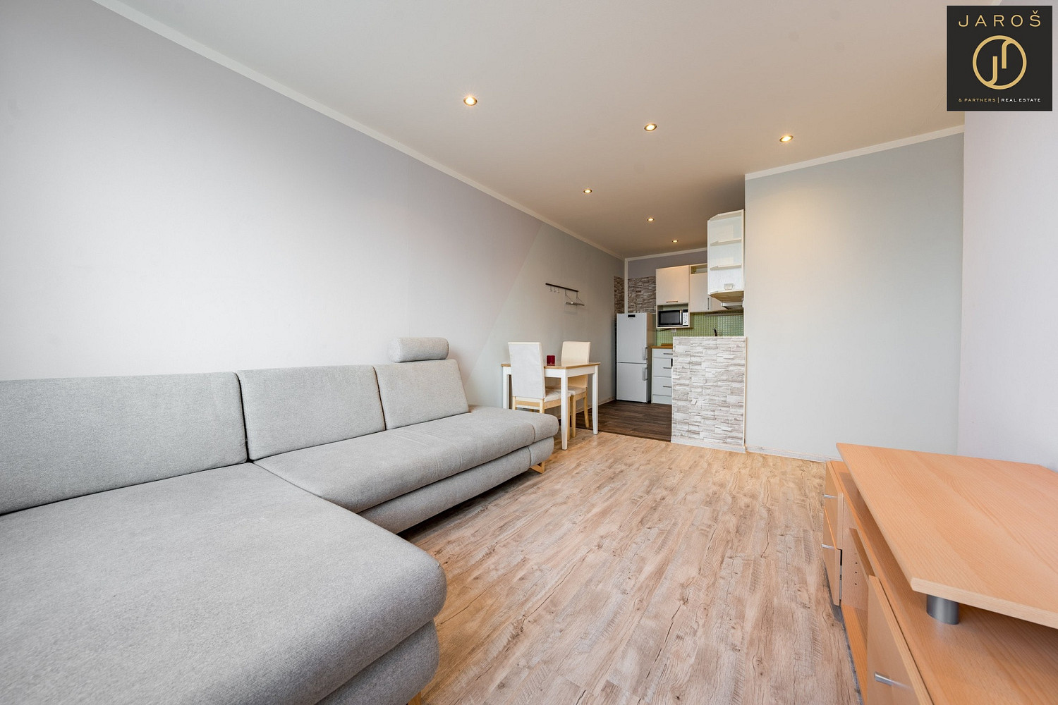 Pronájem bytu 2+kk 40 m² — photo 3