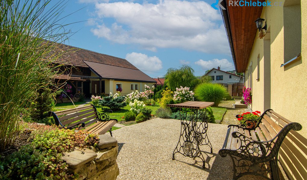 Prodej domu 283 m² s pozemkem 2 549 m², Kozlovice – náhled fotky 12