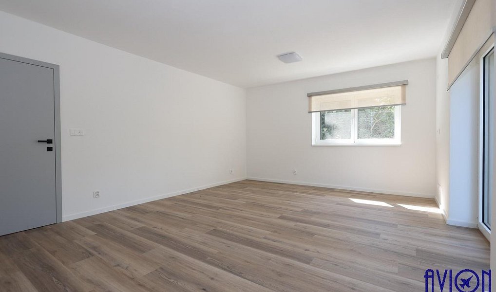 Pronájem bytu 4+kk 88 m², Praha – náhled fotky 9