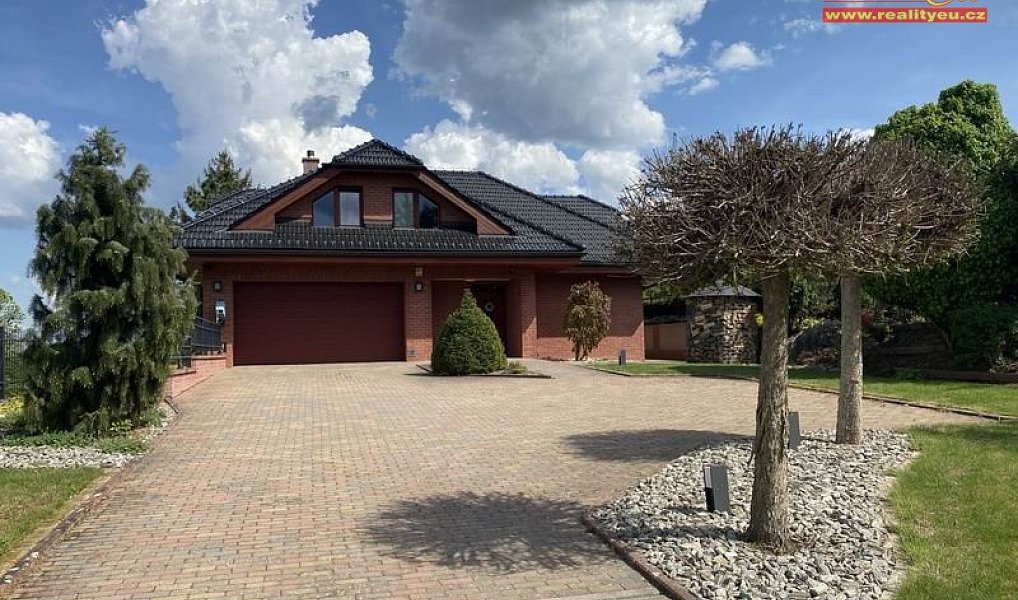 Prodej domu 390 m² s pozemkem 4 324 m², Loštice – náhled fotky 3
