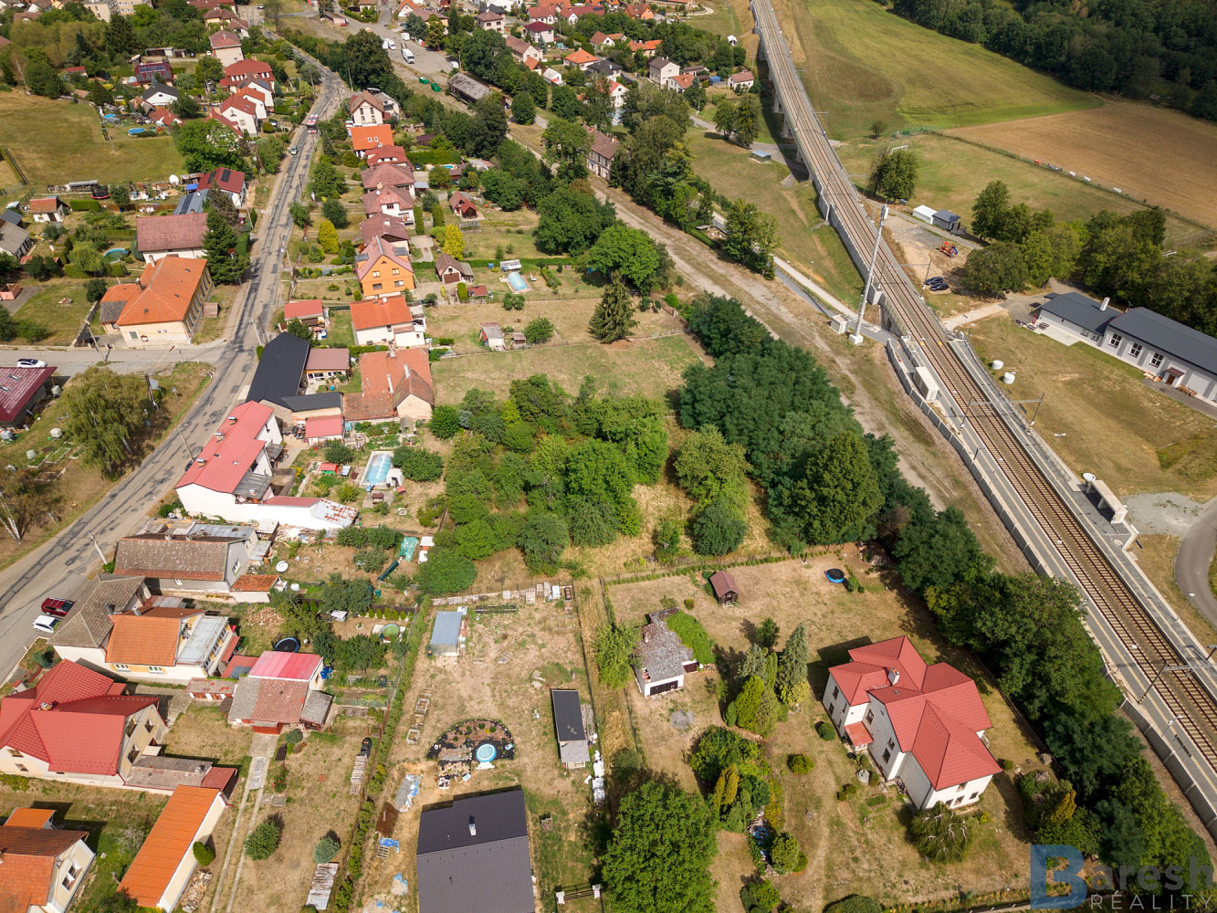 Prodej stavebního pozemku 2 415 m² – fotografie 2