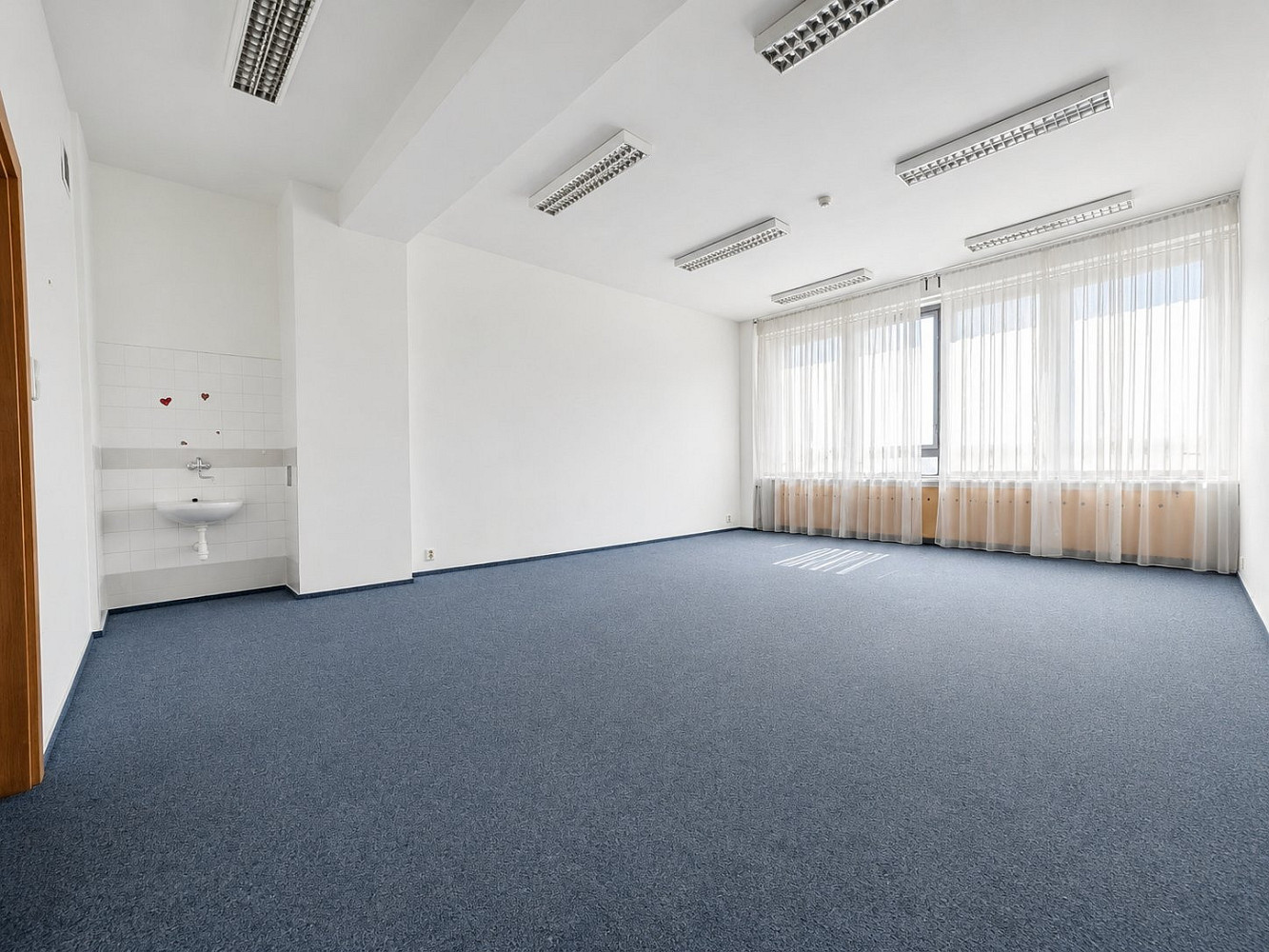 Pronájem kanceláře 95 m² – fotografie 5