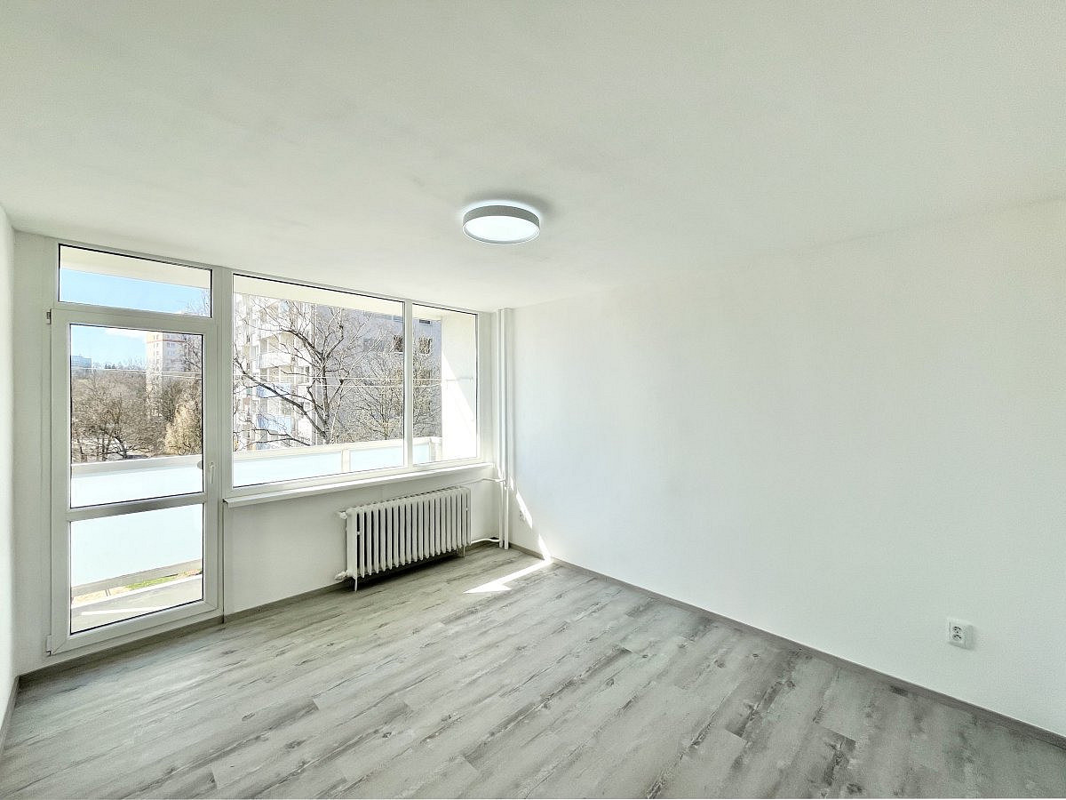 Pronájem bytu 1+1 28 m² – fotografie 5