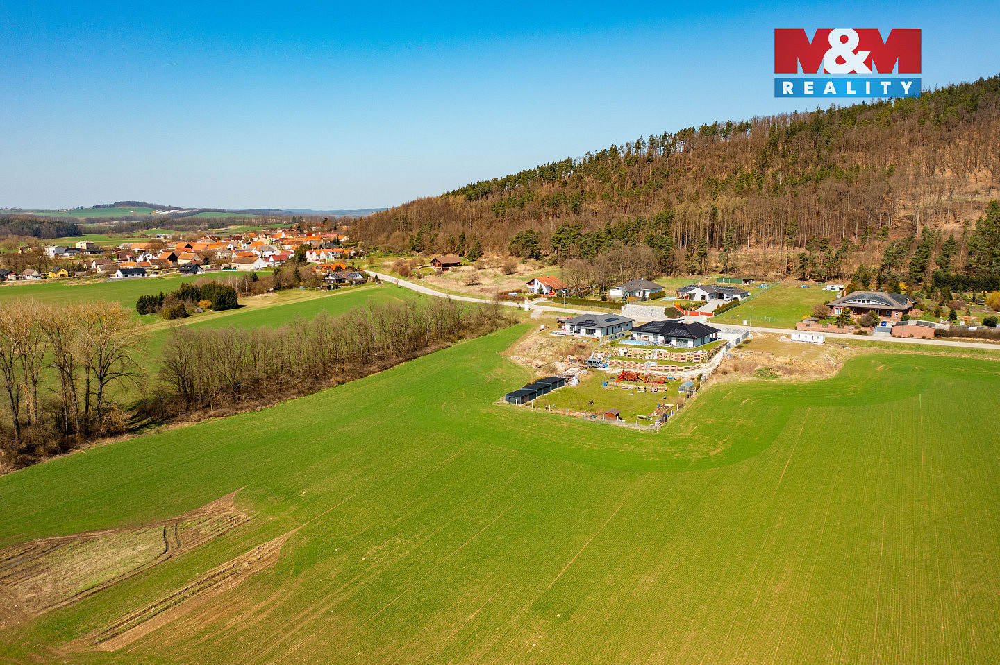 Prodej stavebního pozemku 1 015 m² – fotografie 2