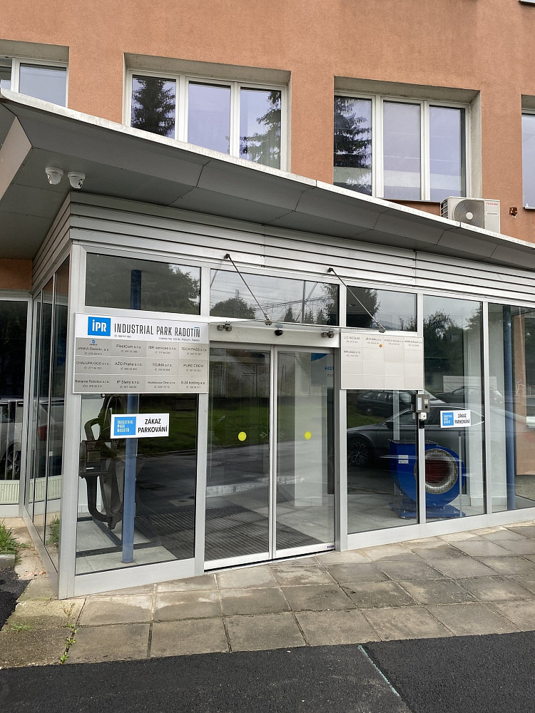 Pronájem kanceláře 774 m² – fotografie 3