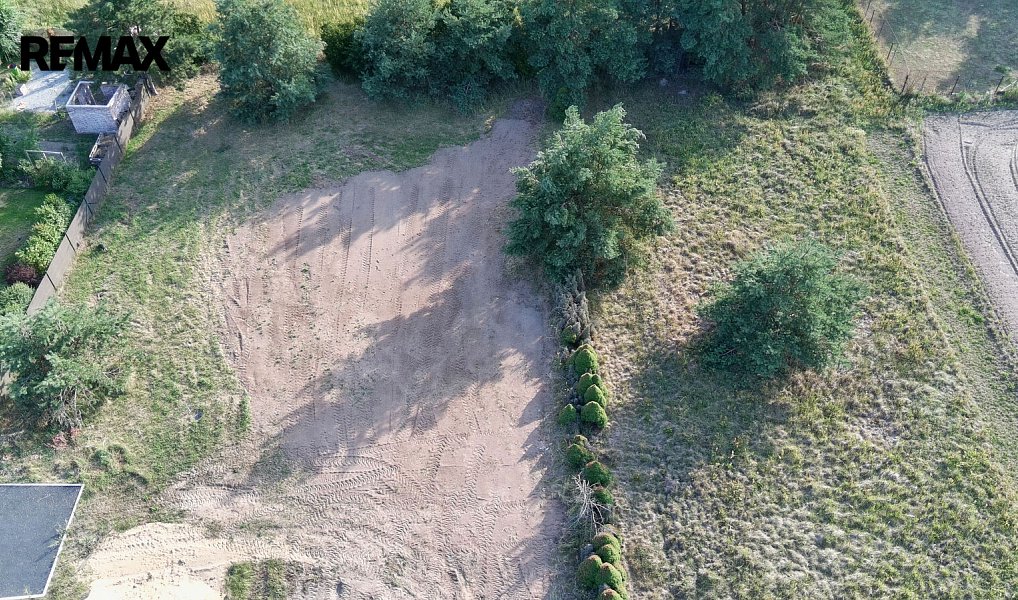 Prodej stavebního pozemku 1 087 m², Tišice – náhled fotky 12