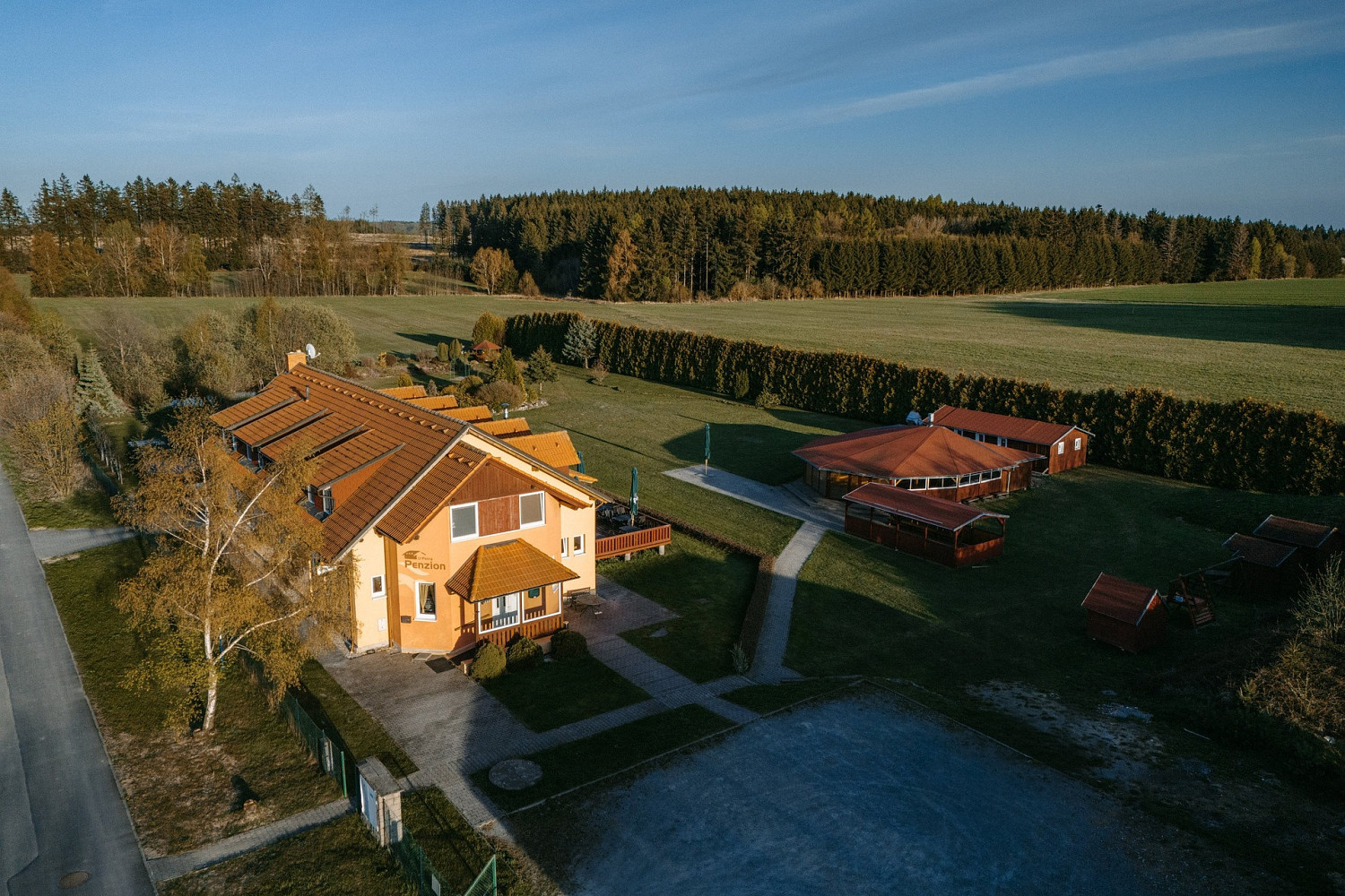 Prodej ubytovacího objektu 280 m² — photo 2