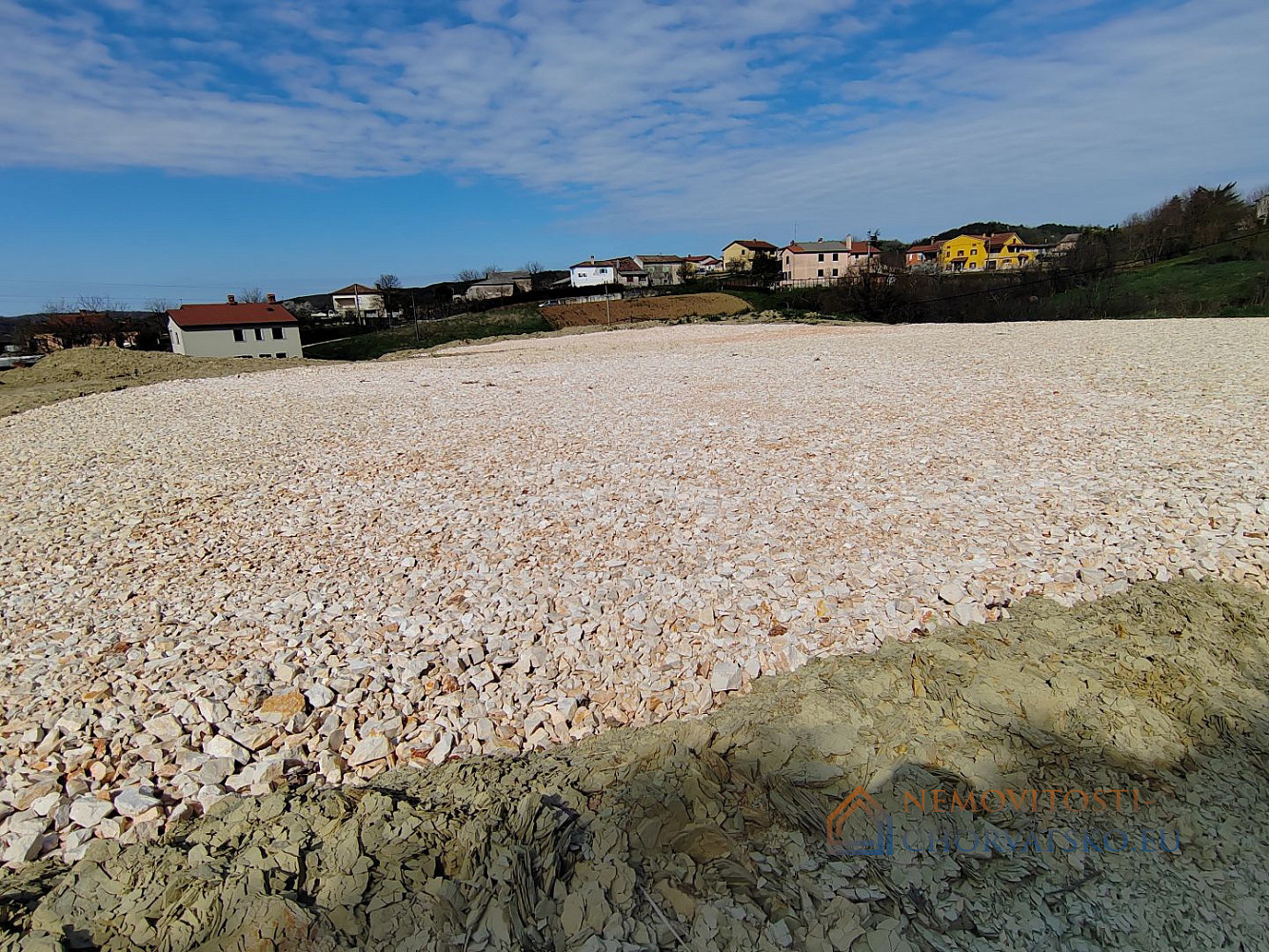Prodej stavebního pozemku 733 m² - Visning 2