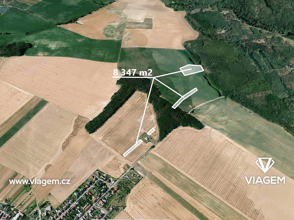 Prodej pole 2 086 m²