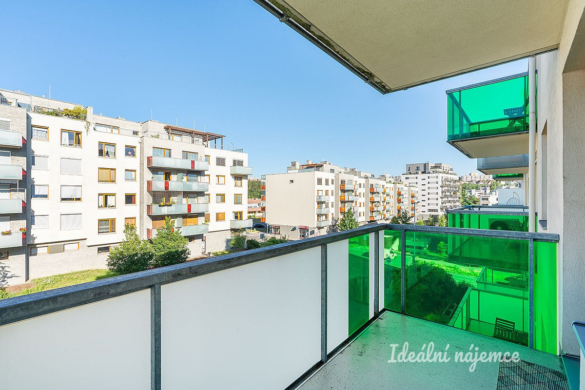 Pronájem bytu 2+kk 55 m² — photo 2