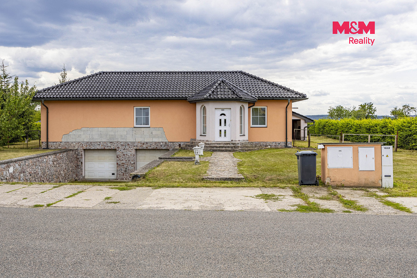 Prodej domu 280 m² s pozemkem 2 645 m² — photo 2