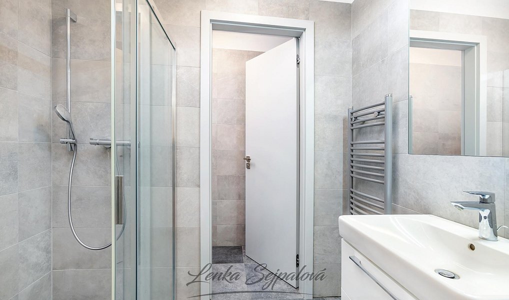 Prodej bytu 1+kk 45 m², Pardubice – náhled fotky 2