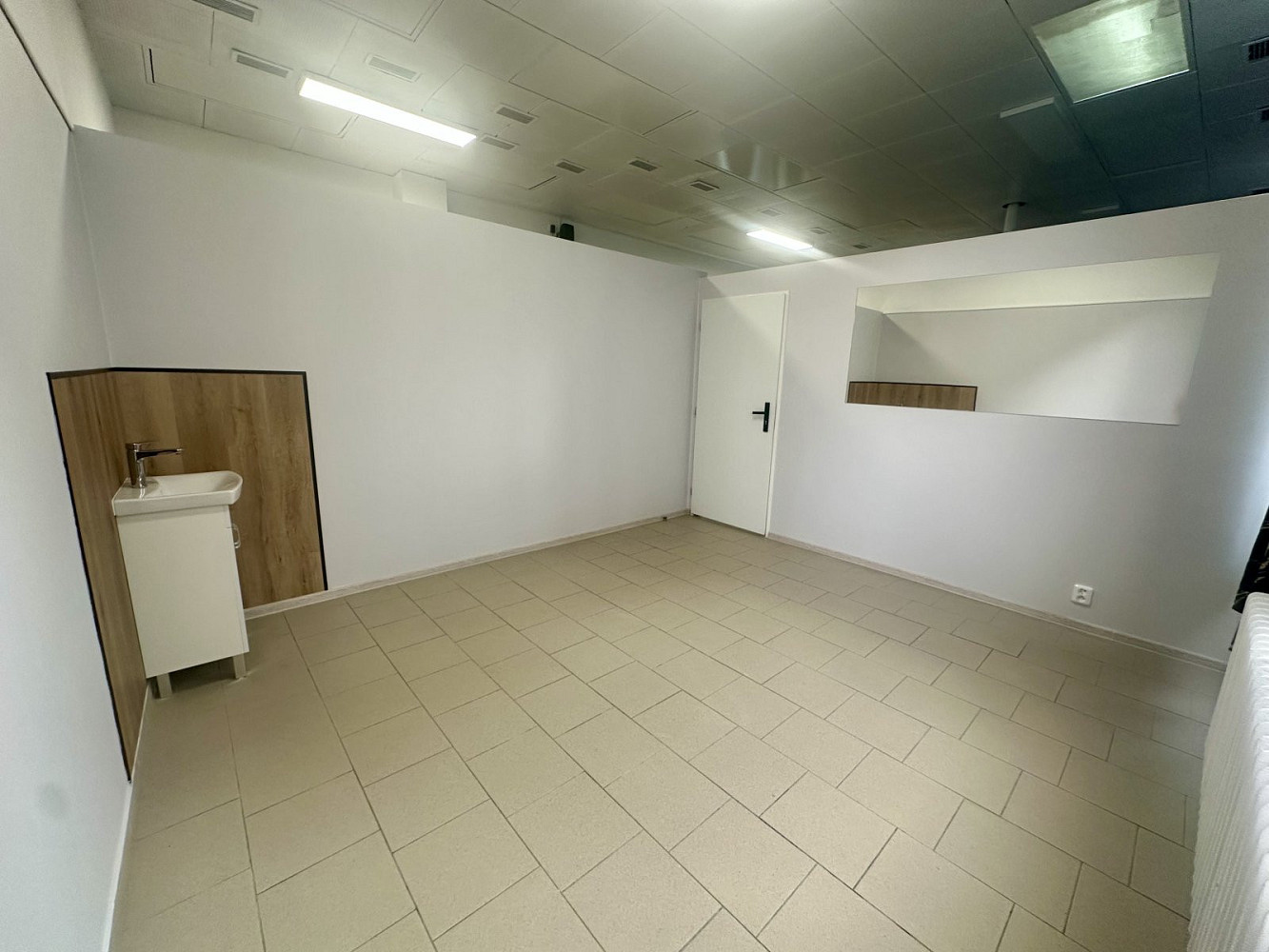 Pronájem obchodních prostor 18 m² – fotografie 2