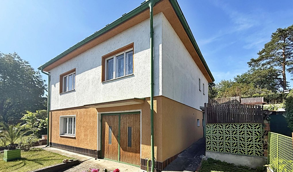 Prodej domu 144 m² s pozemkem 669 m², Chrast – náhled fotky 2