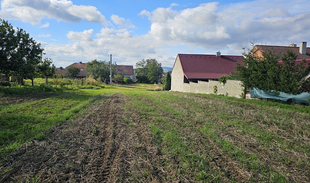 Prodej stavebního pozemku 2 691 m², Skoronice – náhled fotky 2