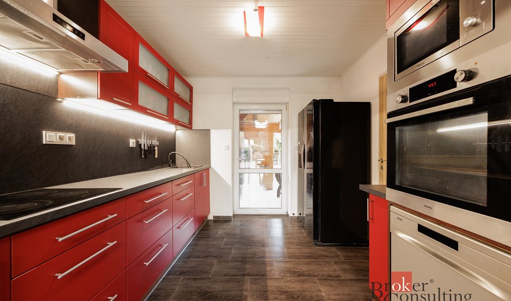 Prodej domu 286 m² s pozemkem 868 m², Žatec – náhled fotky 14